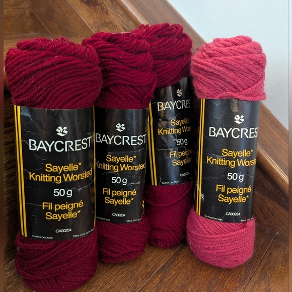 Vintage Sayelle Knitting Worsted Yarn  3 Ruby Red Shades & 1  Pink 50g X4 - Picture 2 of 14